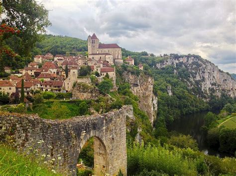 Américaine Girl: Saint-Cirq-Lapopie is THE Most Beautiful Village of France