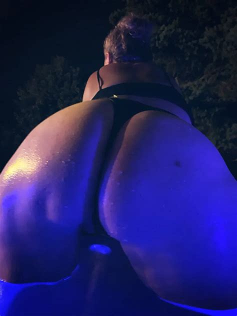 Hot Tub Booty4U 4 Pics XHamster