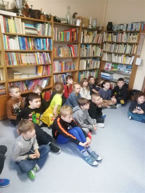 Pasowanie Uczni W Klas Pierwszych Na Czytelnik W Biblioteki Szkolnej