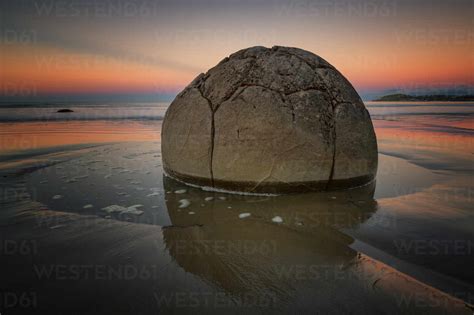 Moeraki Boulder At Sunset Koekohe Beach Moeraki Peninsula Otago