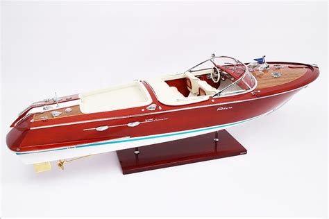 MAQUETTE OFFICIELLE RIVA AQUARAMA SPECIAL