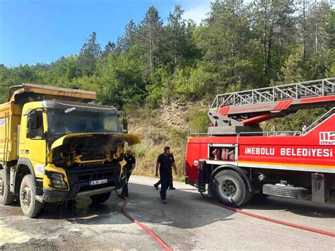 İnebolu da Hafriyat Kamyonunda Yangın Çıktı Son Dakika