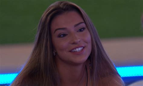 Zara Mcdermott Te Zien In Love Island Sterren Op Tv
