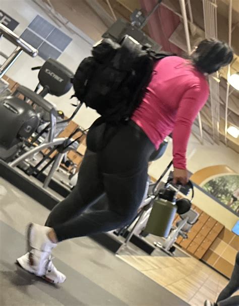 Gym Milf With Big Ass Spandex Leggings Yoga Pants Forum