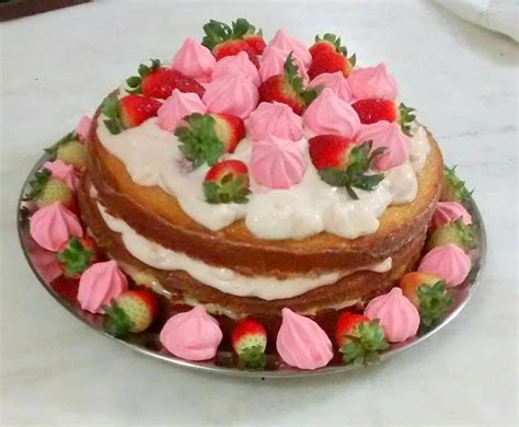 Entre Reis E Rainhas Delicia Delicia Naked Cake Merengue De Morango