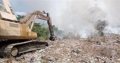 Mbkt Guna Dua Jentera Korek Parit Sementara Elak Api Merebak Berita