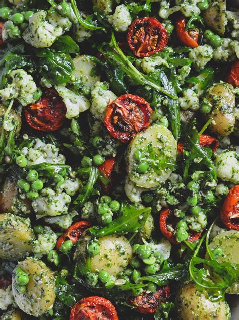 Fyldig Kartoffelsalat Med Langtidsbagte Tomater Og Pesto Mariasilje