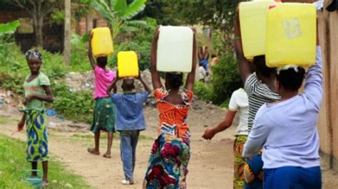 Pénurie d eau à Mbuji mayi 1 bidon de 20 litres revient entre 1500 et