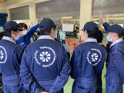 富山自動車整備専門学校 技術講習会 整備編 ｜採用情報トピックス｜採用情報｜株式会社スズキ自販富山