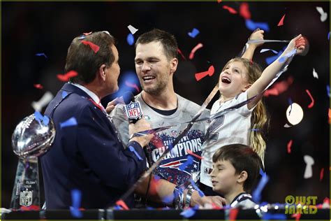 Tom Brady's Wife & Kids - See Photos of Them at His Past Super Bowls ...