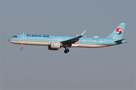 Korean Air HL8528 Airbus A321 272NX Lokeherman Flickr