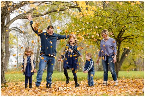 6 Tips for Choosing Fall Family Picture Outfits