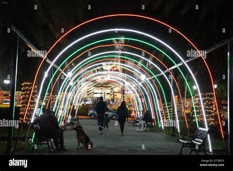 Venta Adornos Navidenos Iluminados Quito Mi Rcoles De Diciembre