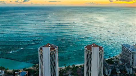 Honolulu, Hawaii Resort on Waikiki Beach | Hyatt Regency Waikiki