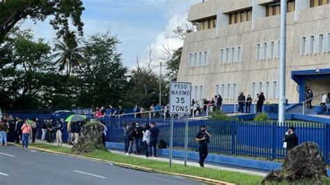 Desalojan El Cuartel General De La Policía Tras Hallazgo De Bulto