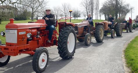 Saint Jean Sur Veyle Des Vieux Tracteurs Vont Tre Sortis De Leur