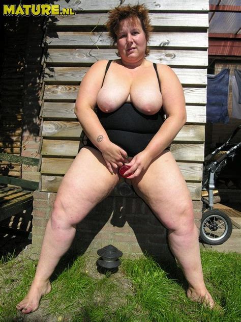 Big Fat Ass Horny Older Gal Is Gets Her Pose On Porn Pictures XXX