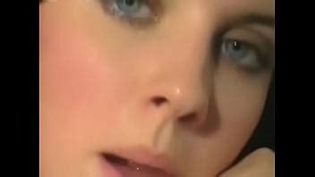Chica De Ojos Azules XVIDEOS