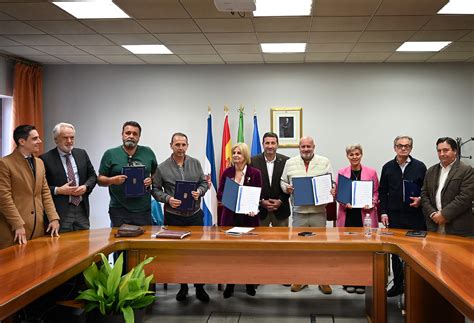 La Alcaldesa Y Los Trabajadores Firman El Nuevo Convenio Colectivo Del