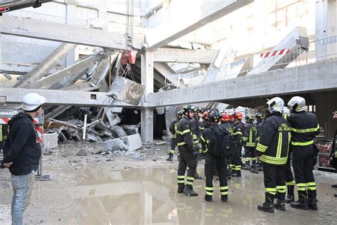 Crollo Nel Cantiere Di Un Supermercato A Firenze Operai Morti