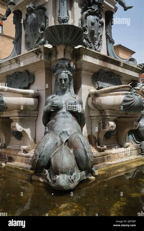 Neptune Fountain Piazza Del Nettuno Bologna Italy Stock Photo Alamy