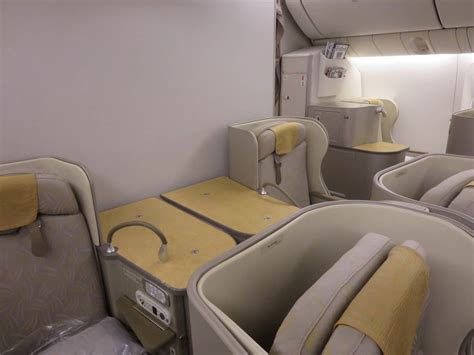 Review Asiana Business Class Boeing 777 200lr