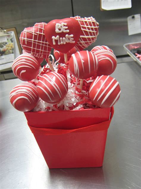 Valentine's Day Cake Pops - Baking Smarter