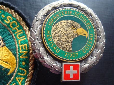 1 insigne de béret Infanterie schulen Gossau Kaufen auf Ricardo