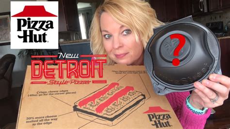 Pizza Hut New Detroit Style Pizza Review Youtube