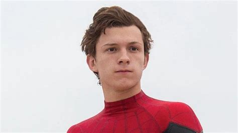 Tom Holland se sincera sobre su adicción al alcohol Era un esclavo