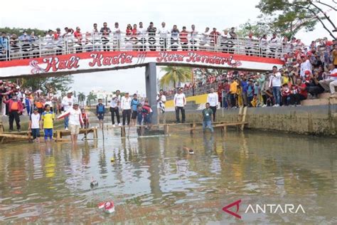 Lomba Perahu Tok Tok Warnai Semarak Kemerdekaan Di Kota Kendari Sultra