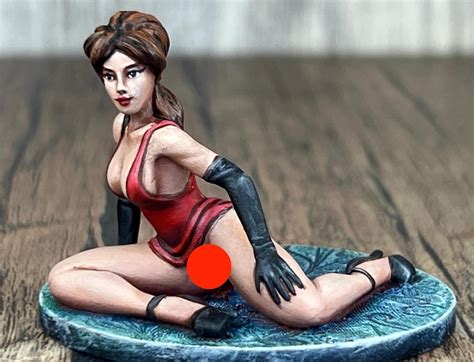 Tabletop Miniature Figure Feminine Naked Figure Naked Miniatures Painted Figurines Etsy