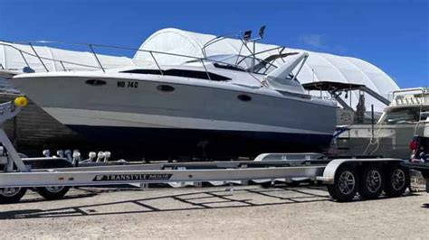 Bayliner Avanti Sunbridge Wide Body Twin Engine Bargain