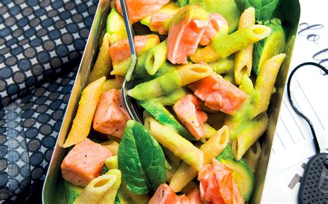 Ricetta Pasta Integrale Alle Zucchine Con Salmone La Cucina Italiana