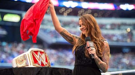 6 Greatest WWE Women's Champions of all time