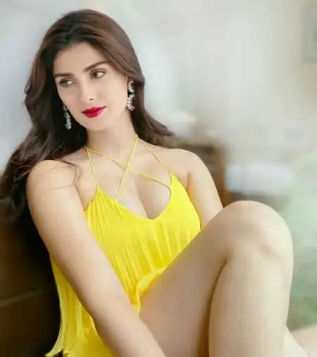 Ayeza Khan Top Hot Pics And Photo