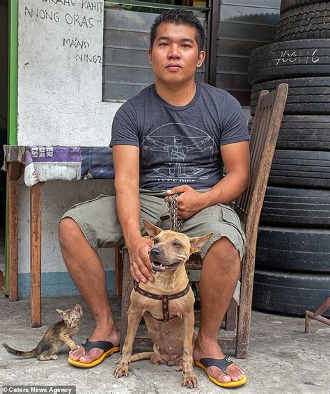 Cane Impara A Camminare Su Due Zampe Dopo Essere Nato Senza Le Sue