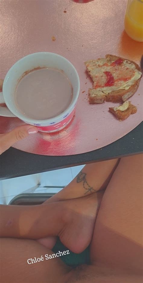 TW Pornstars Chloe Sanchez Twitter Bon petit déjeuner RT si tu