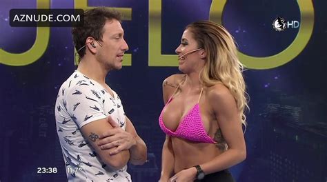 COMO ANILLO AL DEDO NUDE SCENES AZNude