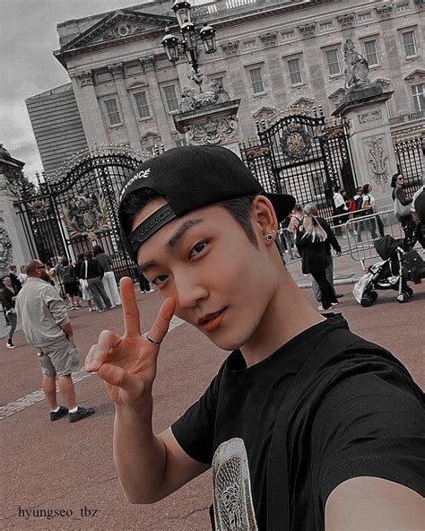 Moon Hyungseo On Twitter Instagram Update London Look Kevin