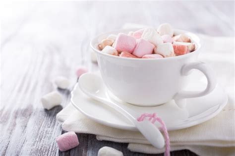 Premium Photo Hot Chocolate With Mini Marshmallows