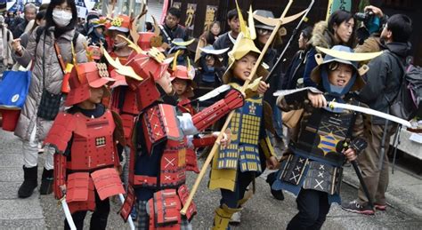 ダンボールで甲冑を作ろう 高取町観光ガイド