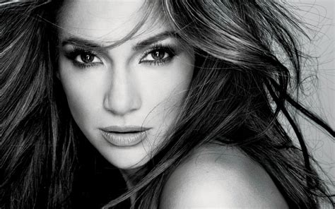 Stunning Jennifer Lopez HD Wallpaper