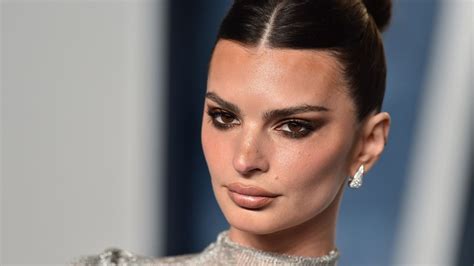 Emily Ratajkowski Et Harry Styles En Couple La Mannequin Met Enfin