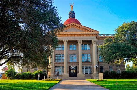 Texas Courthouse Trails : Beaux Arts Architecture in Texas Courthouses