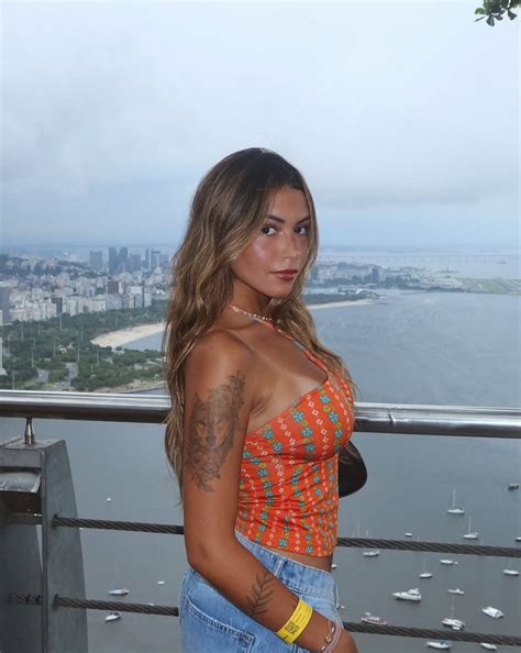 Gabriela Moura - Wiki, Bio, Facts, Age, Boyfriend, Net Worth