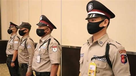 Mulai Hari Ini Seragam Satpam Resmi Diganti Jadi Warna Krem Telisik Id