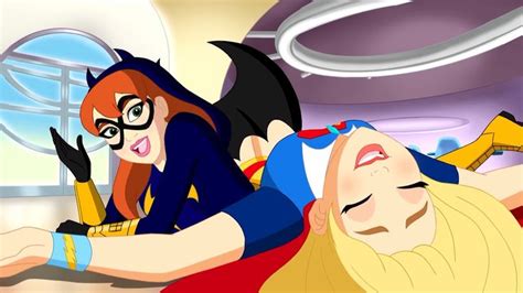 Supergirl Vs Batgirl Dc Comics Girls Dc Super Hero Girls Dc Superheroes