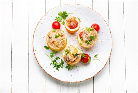 Courges Et Courgettes Au Four Farcies Au Quinoa Plat V G Talien Photo