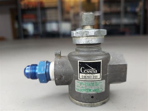 Cessna Garwin Vacuum Suction Relief Valve Pn C482001 0101 Ebay